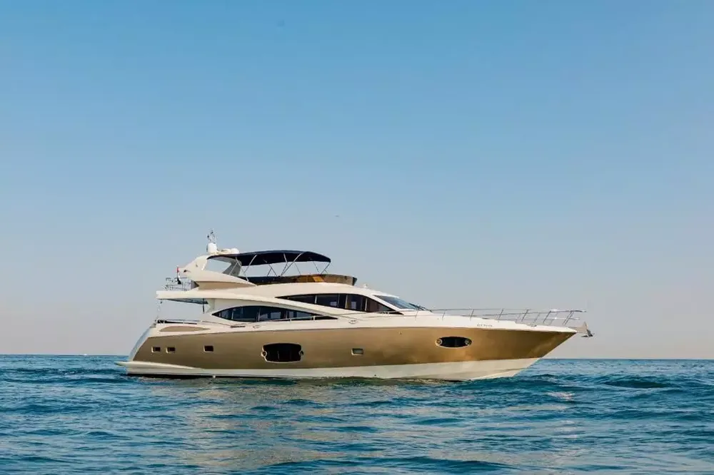 Yacht Sky Walker Astra 76ft - SeaLux Dubai