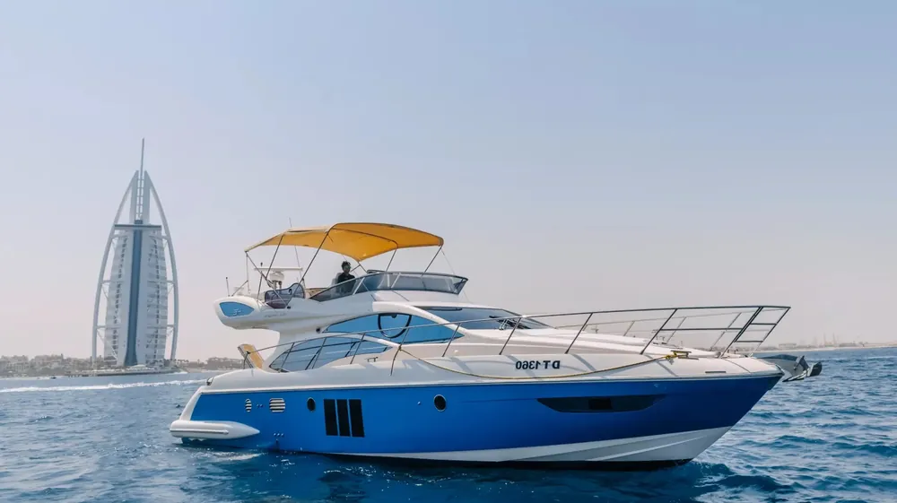 Yacht Azimut 48 No Regrets - SeaLux Dubai
