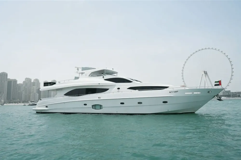 Yacht Majesty 101 Infiniti - SeaLux Dubai