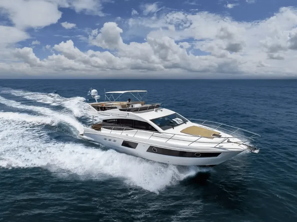 Yacht Majesty 48 - SeaLux Dubai