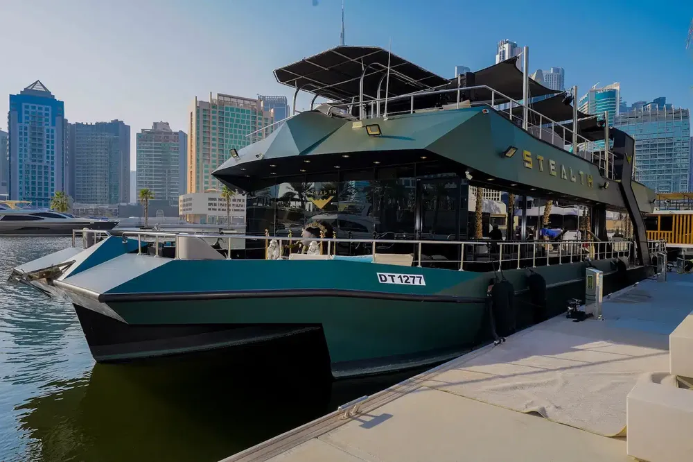 Yacht Stealth 90ft - SeaLux Dubai